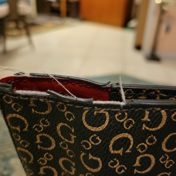 Guess Logo Tote Bag - Picture 4 of 6